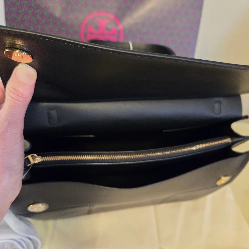 Tory Burch Block-T-Satchel - Picture 5 of 9